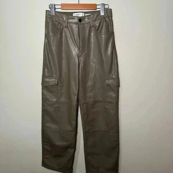 Women's Abercrombie & Fitch Pants & Jumpsuits Abercrombie Vegan Leather Cargo 27 - Picture 3 of 5